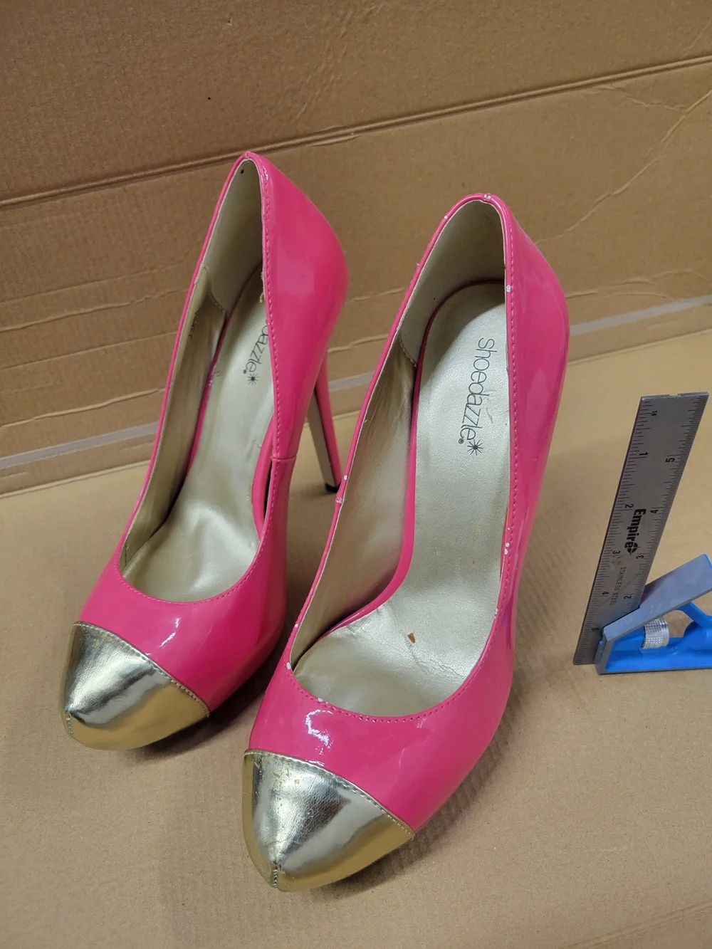 Shoe Dazzle Hot Pink Flats with Gold Toe Cap - Picture 4 of 4
